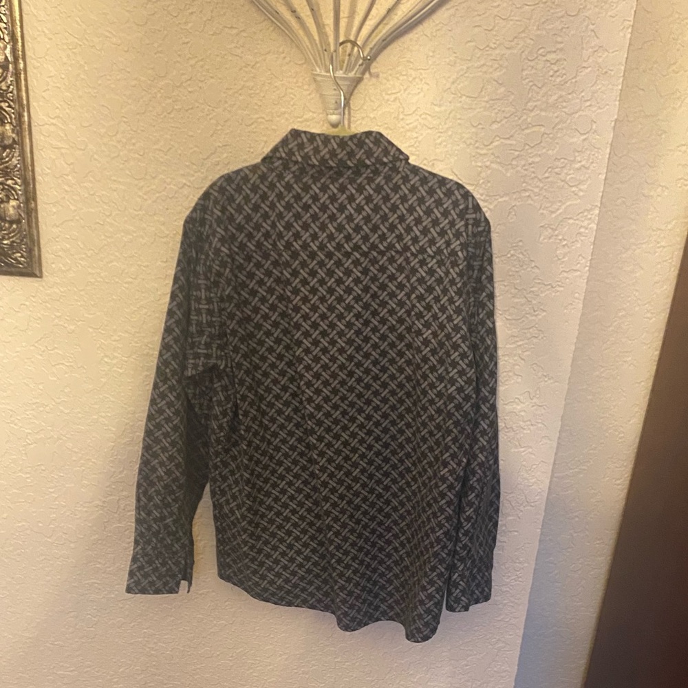 Excellent Condition Button-up - Picture 7 of 10
